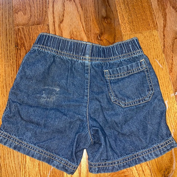 Shorts - Picture 3 of 4